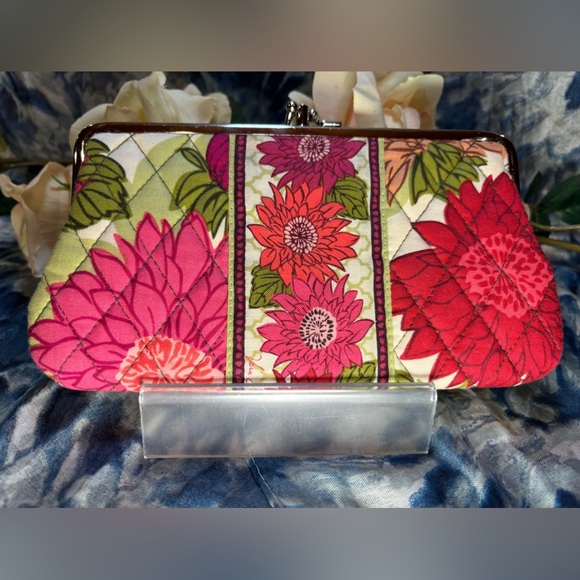 Vera Bradley Dahlia Double Kiss lock Clutch Beautiful floral Pattern for spring - Picture 2 of 9